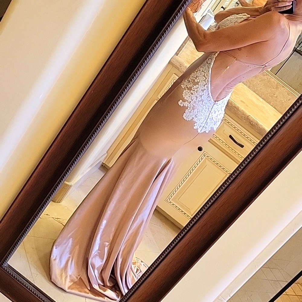Gemeli Power Lady Mai Gown,  U.S. Sz 4